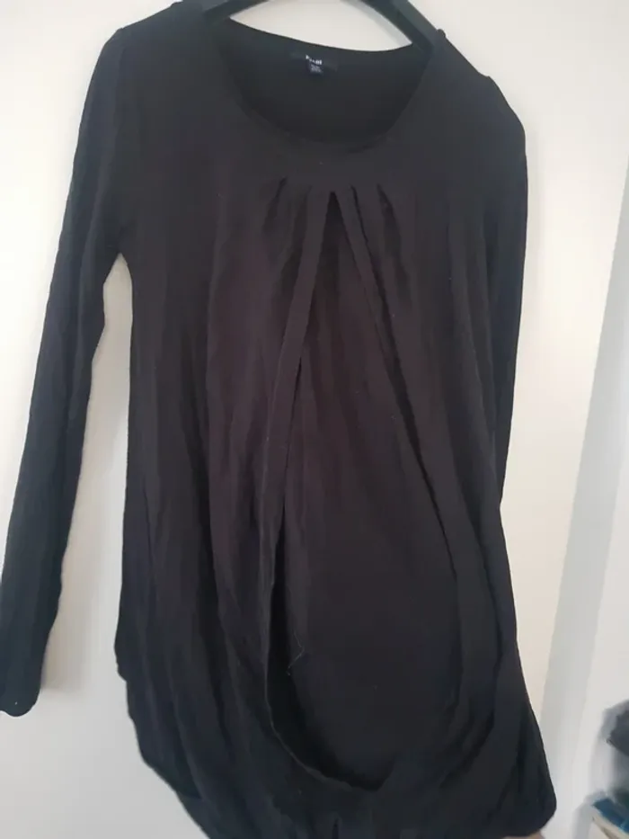 Tshirt noir manche longue pour grossesse - photo numéro 2