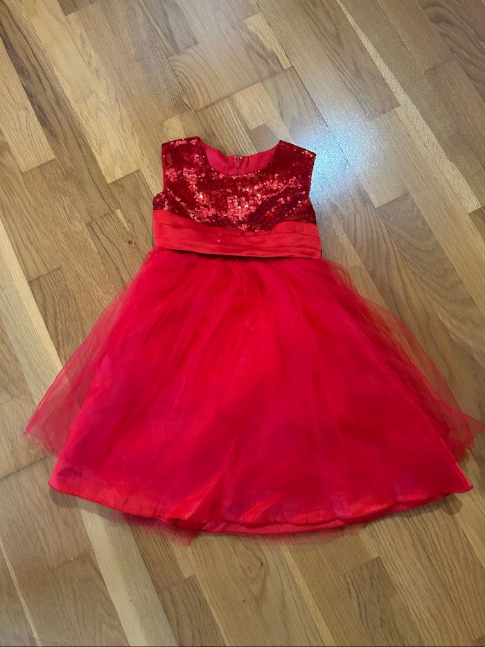 Très belle robe rouge pour cérémonie ou soirée