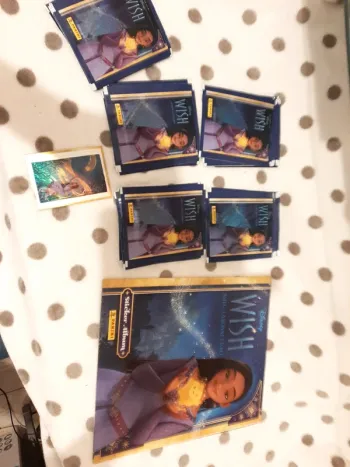 Lot album panini 40 pochettes Wish asha et la bonne étoile 1 carte limitée neuf
