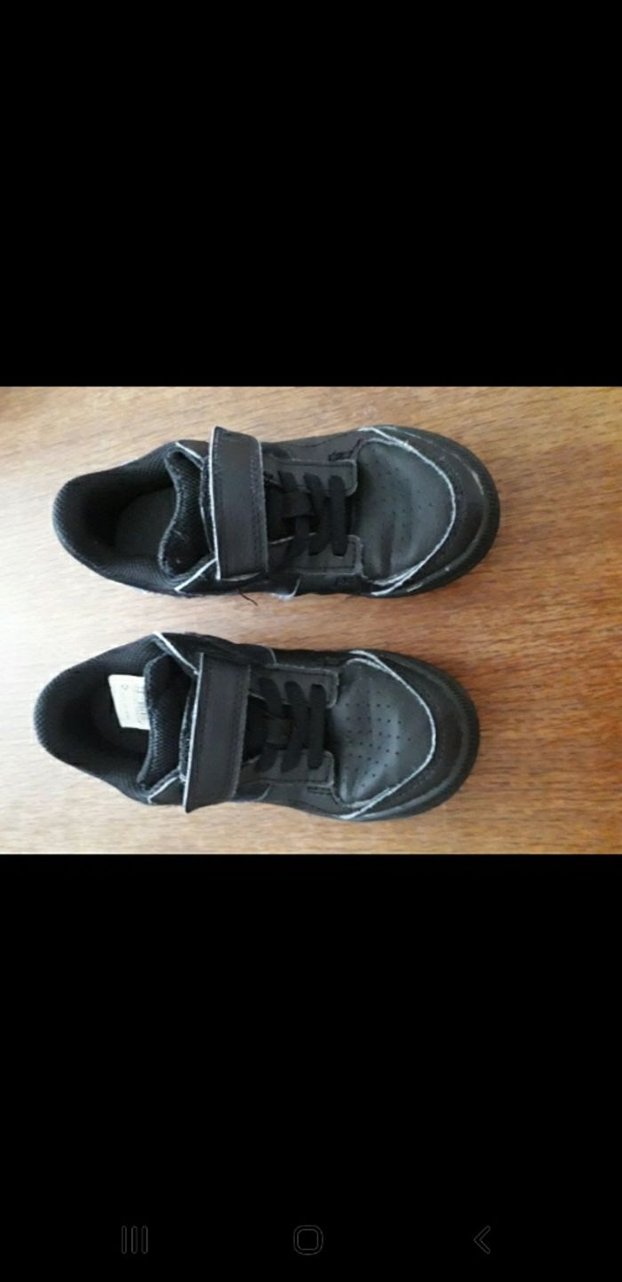 Basket  a scratchs fille pointure 30. - photo numéro 3