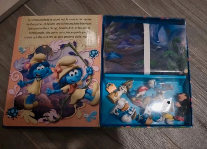 Livre figurines schtroumpfs - photo numéro 2