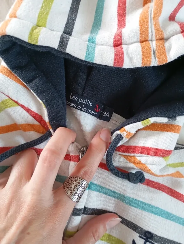 1€ sweat mixte 🌈 les petits cœur à la mer 3 ans - photo numéro 8