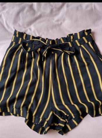 Short léger à rayures