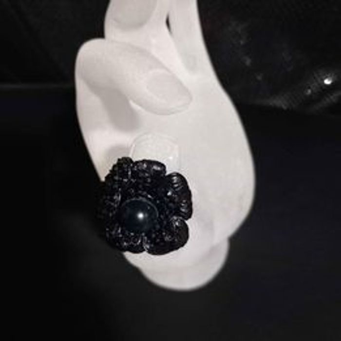 Bague fleur noir réglable - photo numéro 2