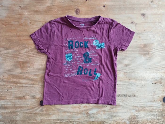 Tee-shirt manches courtes bordeaux imprimé - Taille 6 ans - TBE