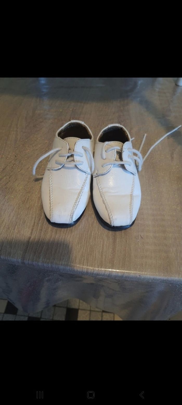 Chaussure garçon costume taille 20