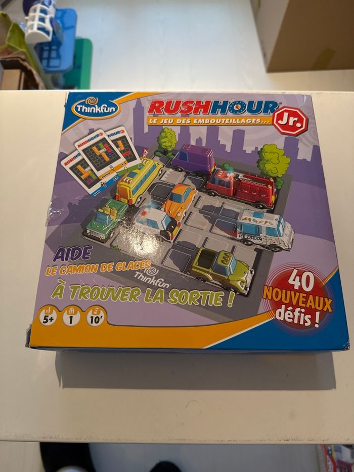 Jeux, société RushHour trouve la sortie