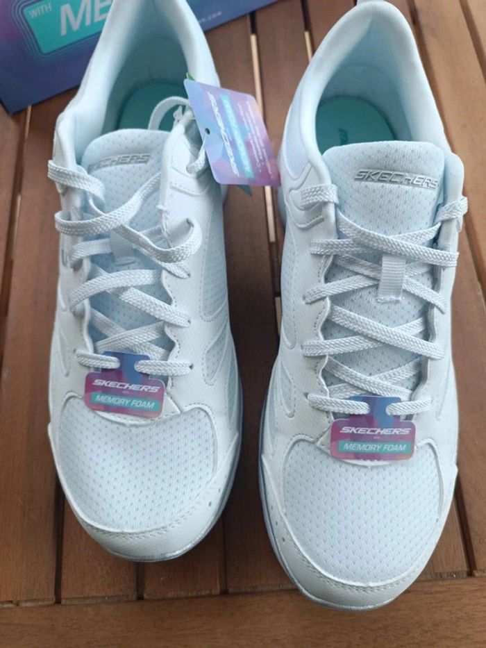Baskets Skechers femme pointure 42 - photo numéro 2