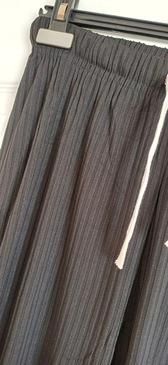 Pantalon noir - photo numéro 2