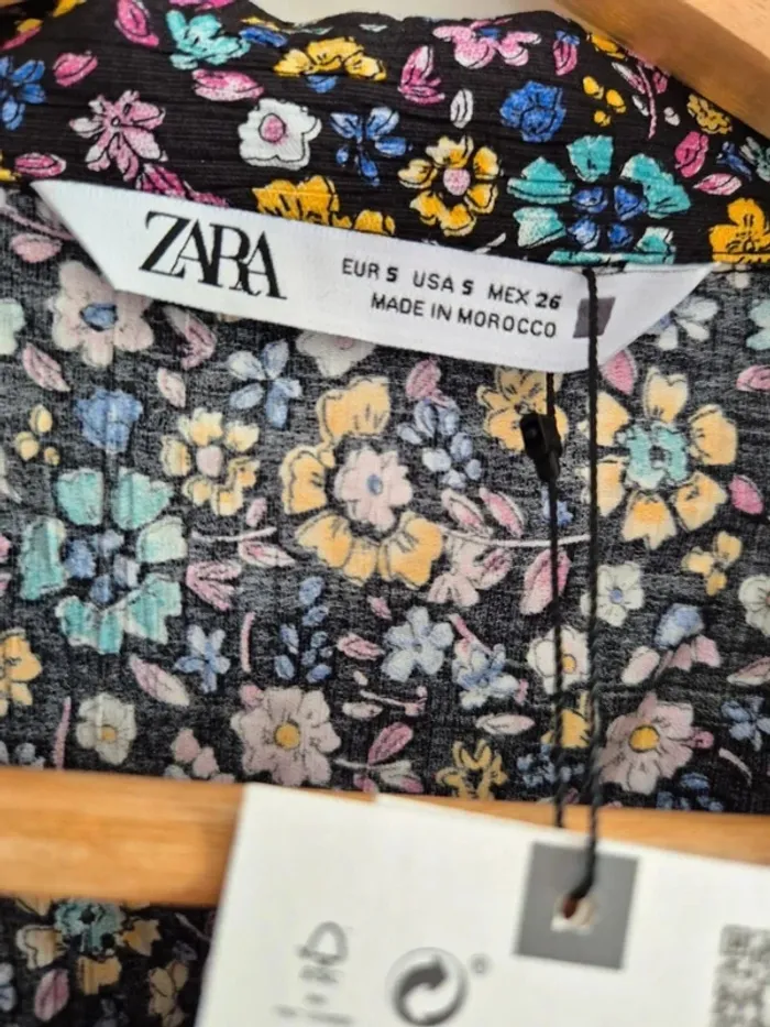 Robe d'été ZARA Taille S 36 fleuries manches longues neuve - photo numéro 4