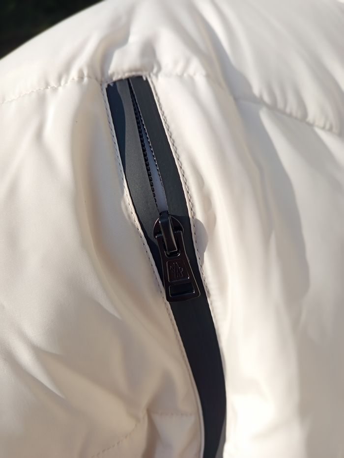 Doudoune Moncler taille M - photo numéro 10