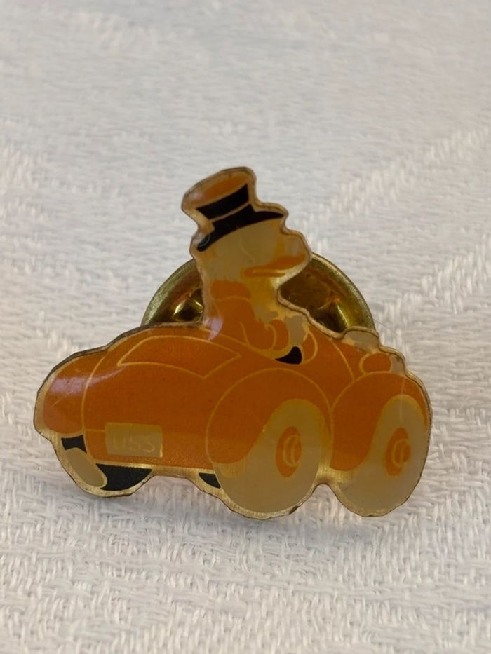 Pin’s vintage Walt Disney - Picsou en voiture