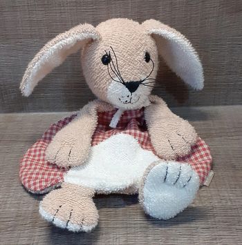 Lapin plat peluche