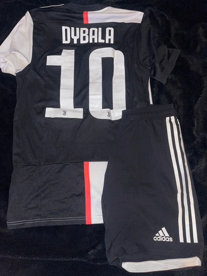 Ensemble Juventus - photo numéro 2