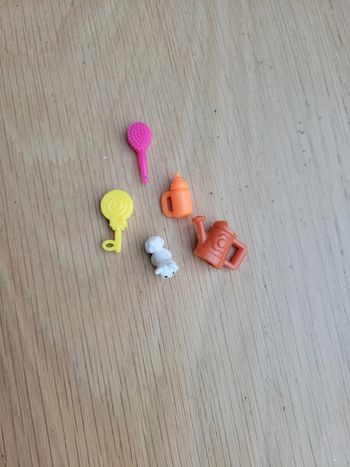Lot accessoires pour poupée de type polly pocket
