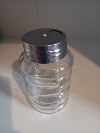 Saupoudreuse de table neuve