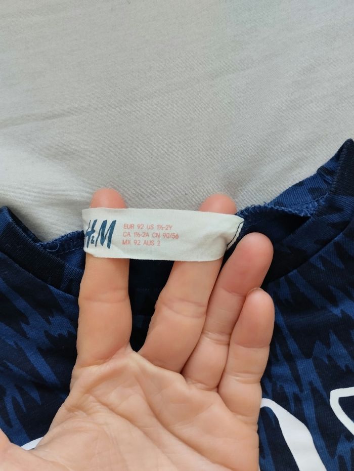 T-shirt H&M taille 3 ans - photo numéro 2