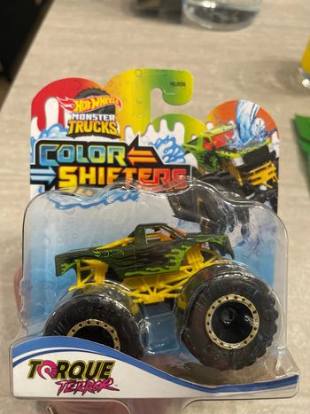 Monster truck Hot Wheels Torque Torror Color shifters