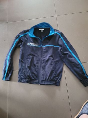 Veste umbro taille 126 cm