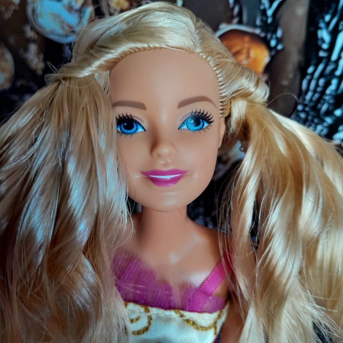 Poupée barbie Misti princesse Lolita et son petit chien - photo numéro 9