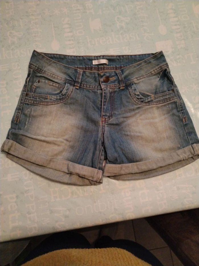 Short jean taille 38