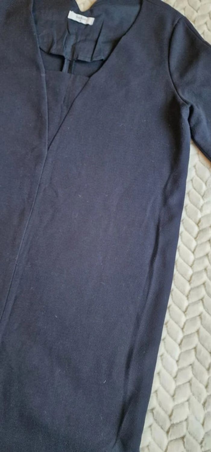 Petit robe noire Ba&sh modèle kate taille 2 ou 38 a manches 3/4 coupe droite encolure V - photo numéro 4