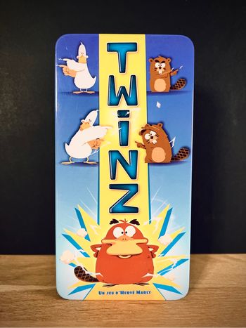Twinz, contenu neuf, cartes scellées, boîte en très bon état