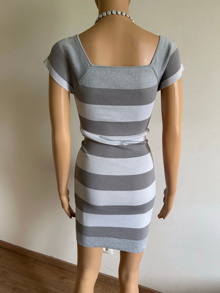 Robe grise et argentée à manches courtes Morgan taille M TBE (taille petit) - photo numéro 5
