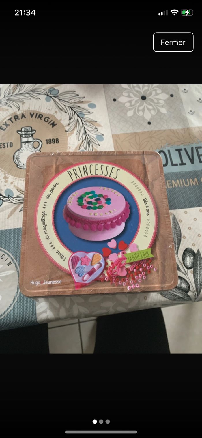 Cadeau pour petite fille avec perles, maquillage et un livret - Neuf
