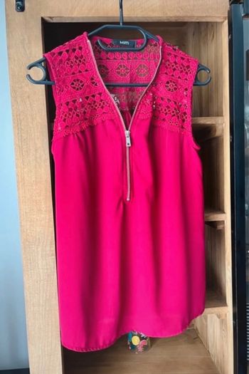 Top sans manches rouge bordeaux