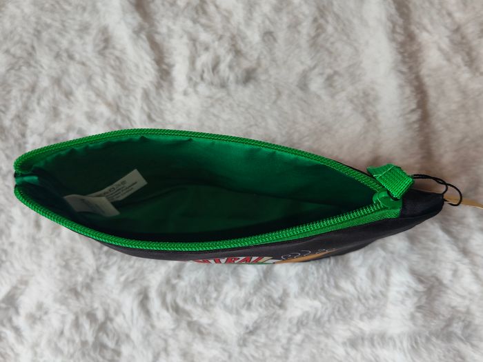 Trousse Friends Central Perk noire – trousse maquillage ou école 21x12 cm - photo numéro 4