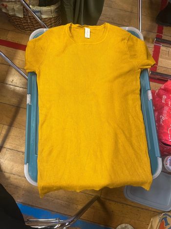 T-shirt / pull
