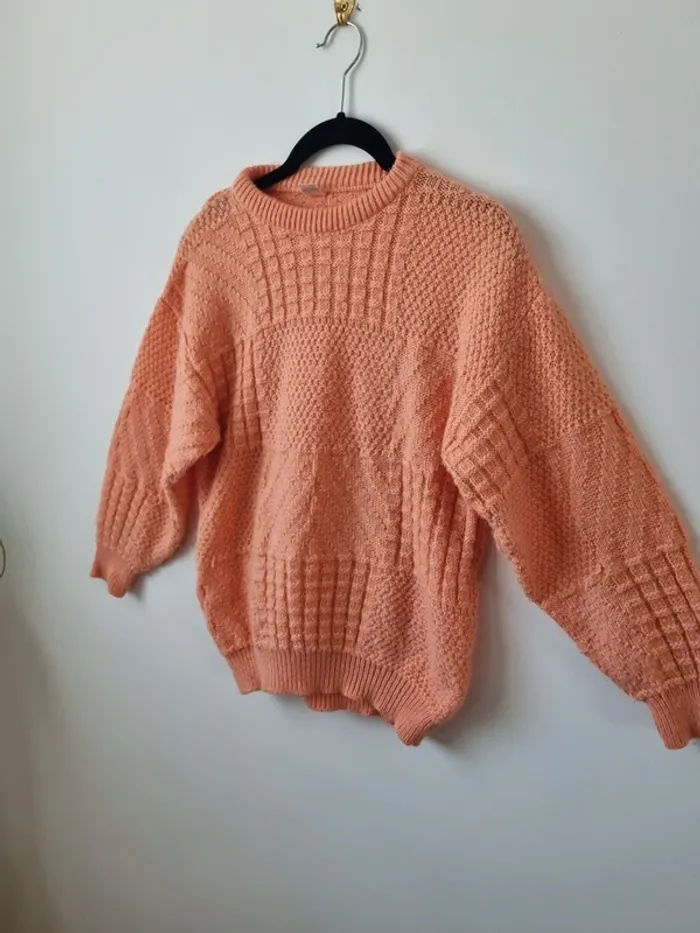 Pull over tricoté rose saumon vintage - photo numéro 3