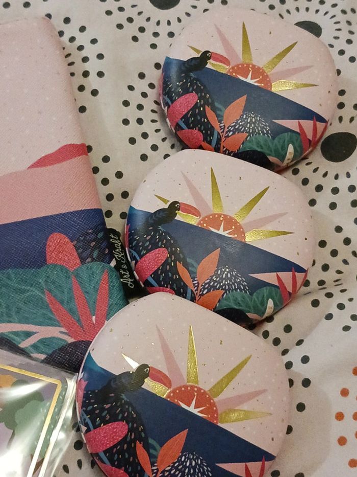 Pochette × miroir de poche × marque page - photo numéro 4