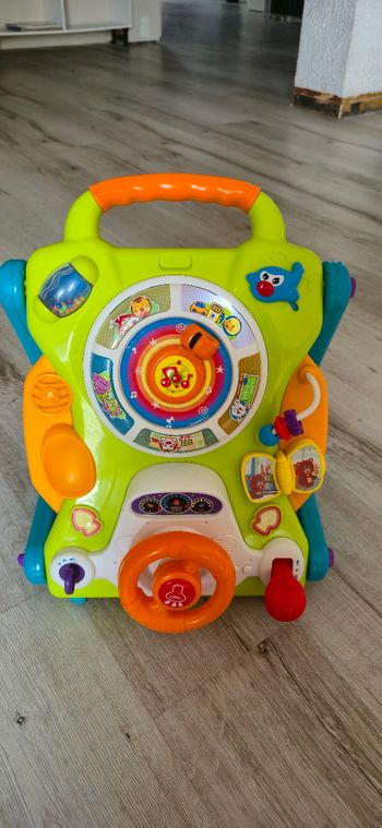 Pousse pousse trotteur