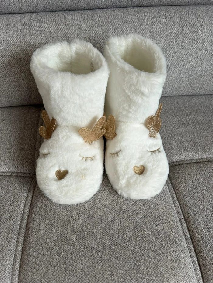 Chaussons blancs doux, pointure 39, Neuf avec étiquettes 💖 - photo numéro 5