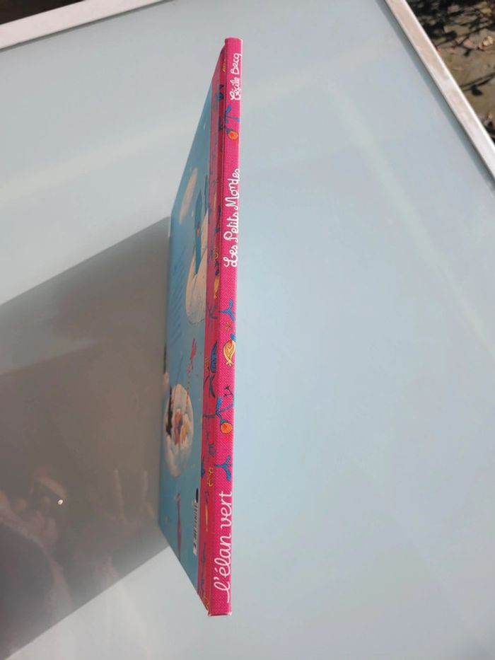 Livre Les Petits Mondes, Cécile Becq, L'élan vert - photo numéro 12