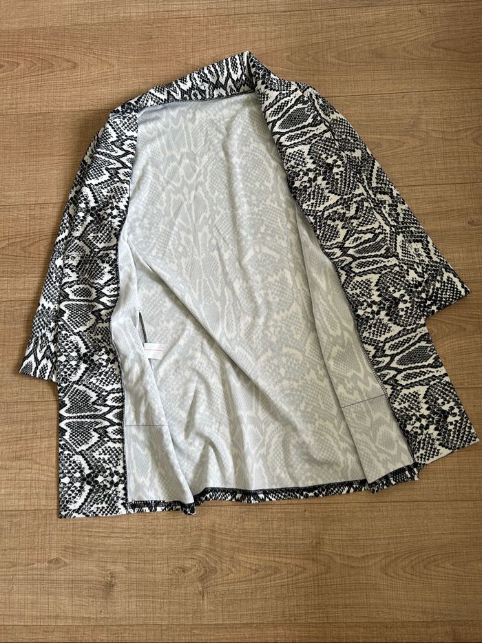 Veste imprimée mi longue taille unique jamais portée - photo numéro 8