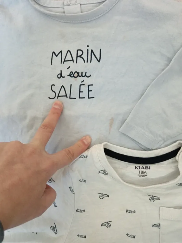 2 t-shirts petits défauts petit prix 18 mois - photo numéro 3