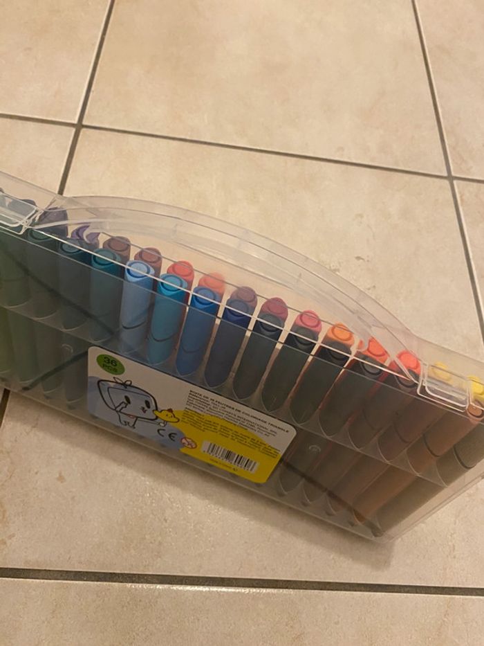 Lot de 36 feutres de coloriage boîte valise - photo numéro 6
