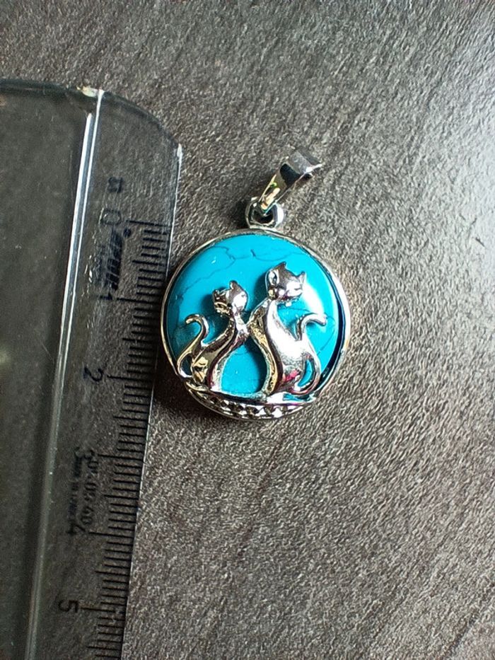 Pendentif chat couleur turquoise