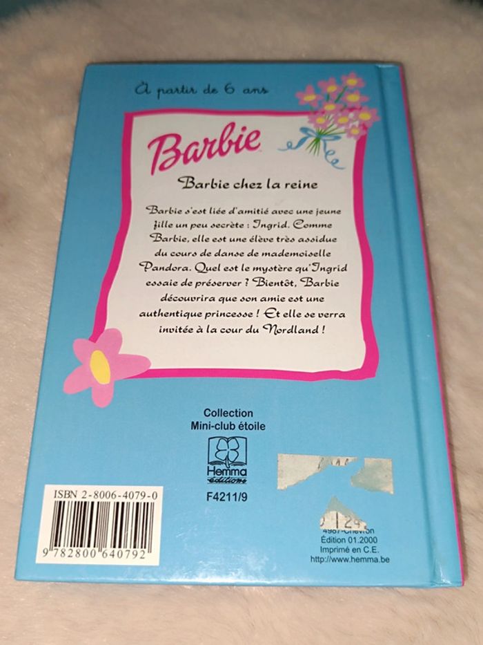 Livre Barbie chez la reine🩷 - photo numéro 3