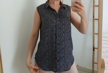 Blouse chemisier sans manches noire à motifs taille M