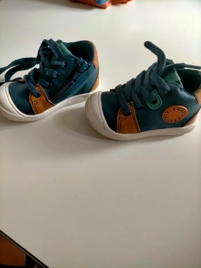 Premières chaussures de marche - photo numéro 2