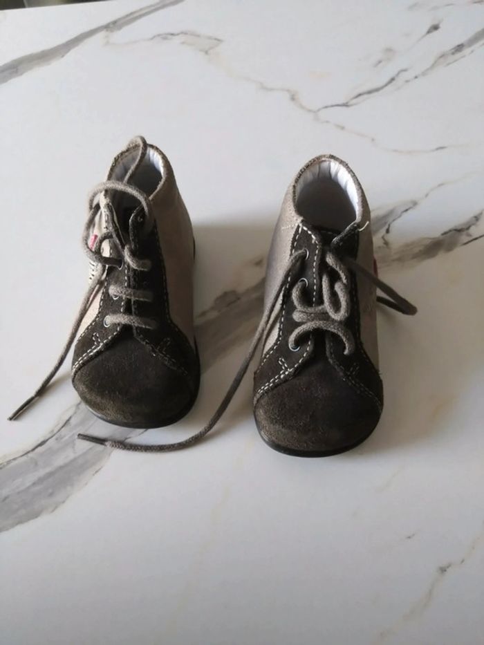 Bottines bébé fille ou garçon taille 18 - photo numéro 2