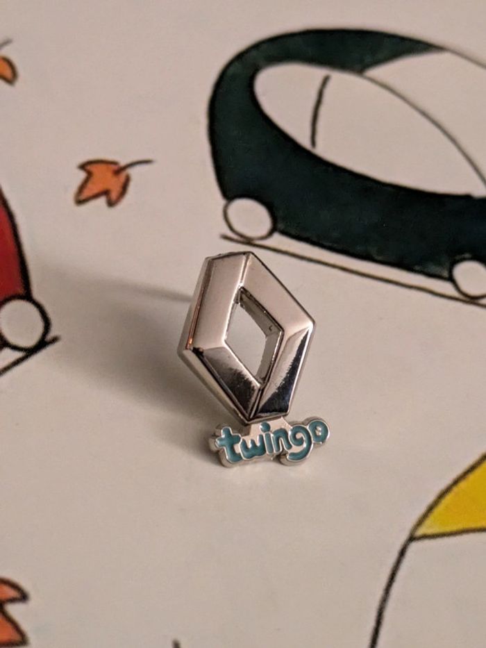 Pin's logo losange Renault Twingo