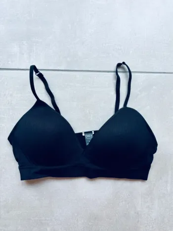 Magnifique brassière noire côtelée sans coutures XL neuve