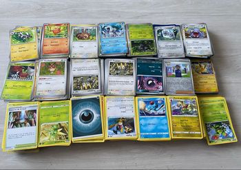 Gros lots de 2000 cartes Pokémon co/unco/rare/holo/reverse EB/EV