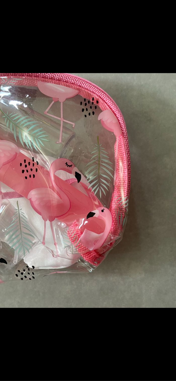 Trousse flamant rose avec Kit de voyage cabine - photo numéro 5