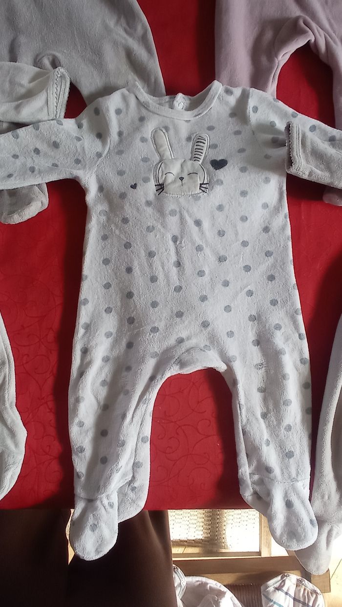 Lot de pyjamas 9 mois - photo numéro 3